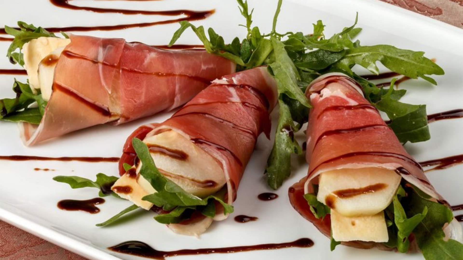 INVOLTINI DI BRESAOLA E CAPRINO