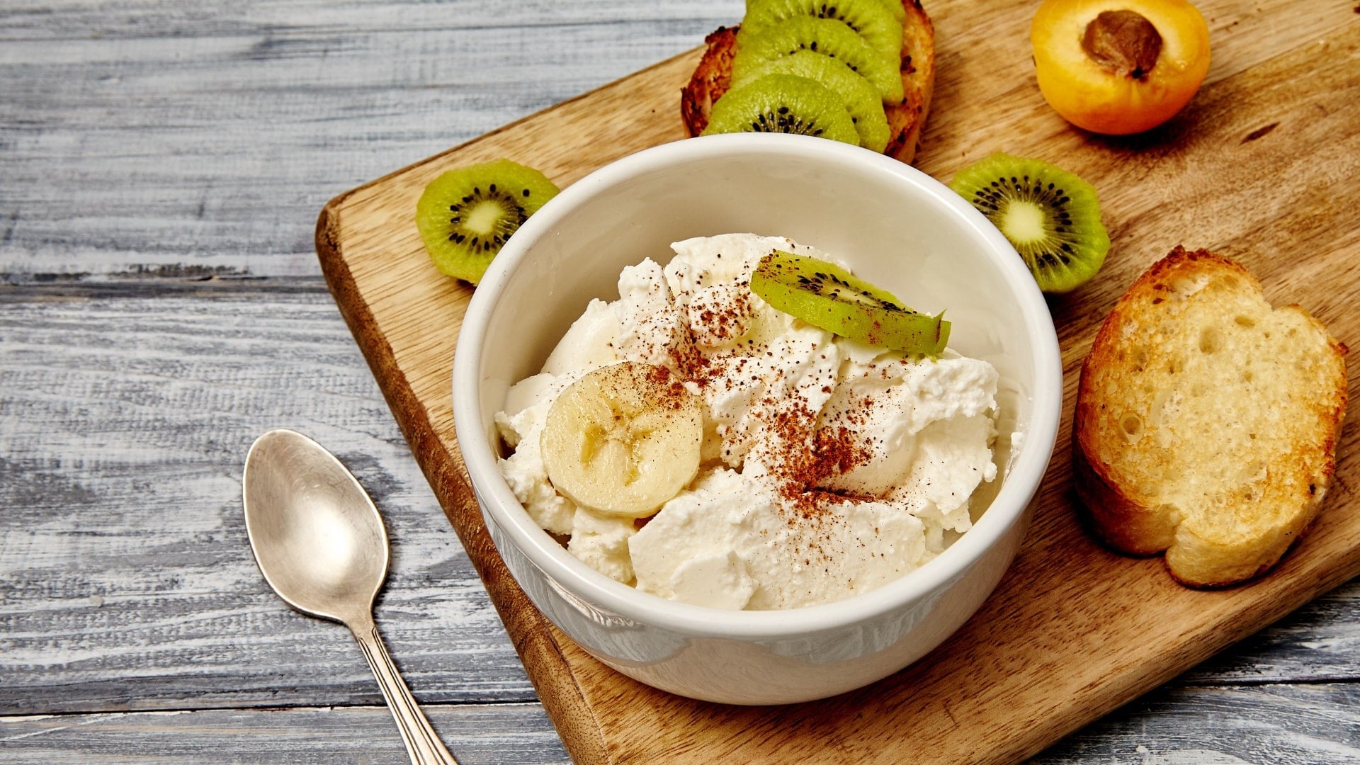 DESSERT DI RICOTTA E KIWI